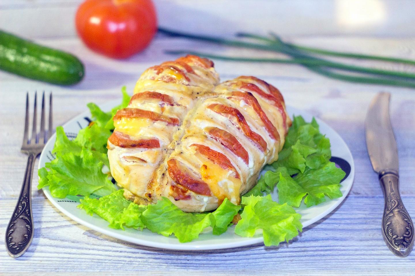 Куриное филе в фольге с овощами на гриле