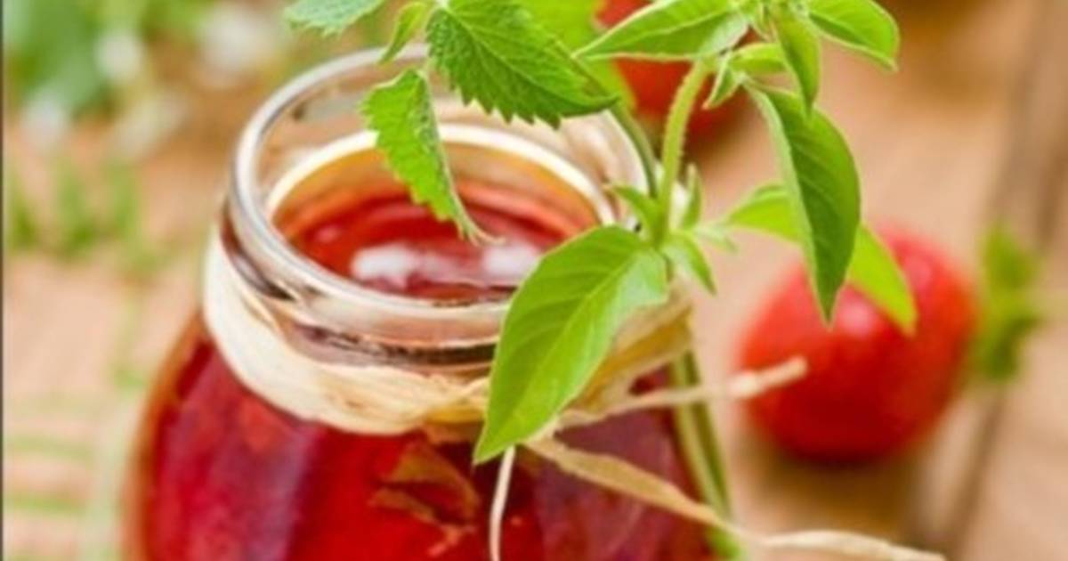 клубника с мятой и базиликом