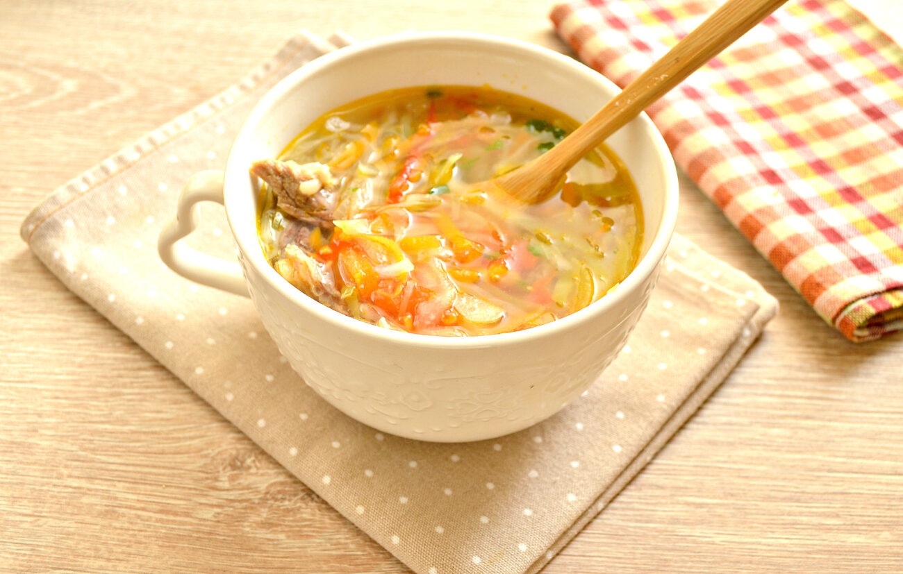 Щи с лисичками и свежей капустой