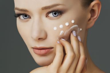 SPF крем для кожи лица осенью