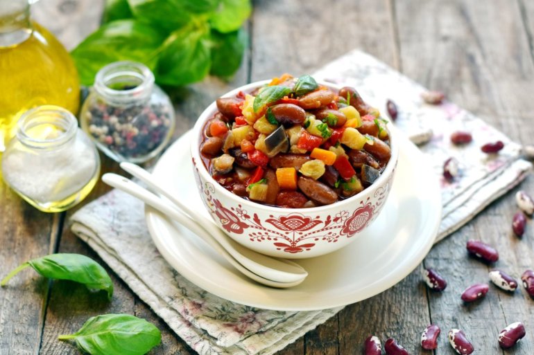 Фасоль с овощами