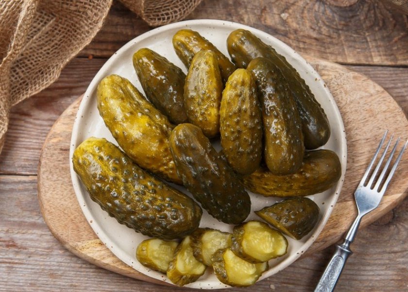 Бочковые огурцы в банках