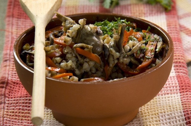 Гречка с куриными сердечками