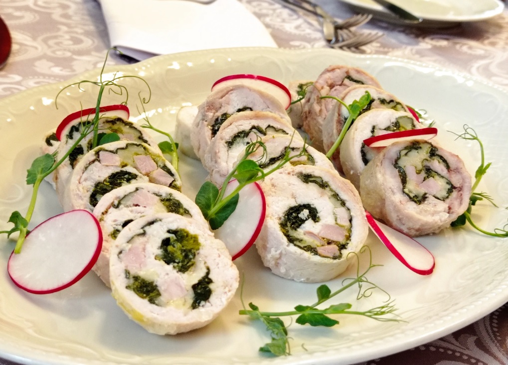 Куриные рулетики со шпинатом