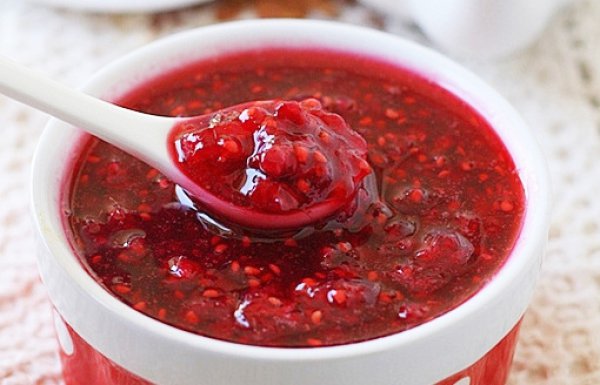 Замороженная тертая малина с сахаром