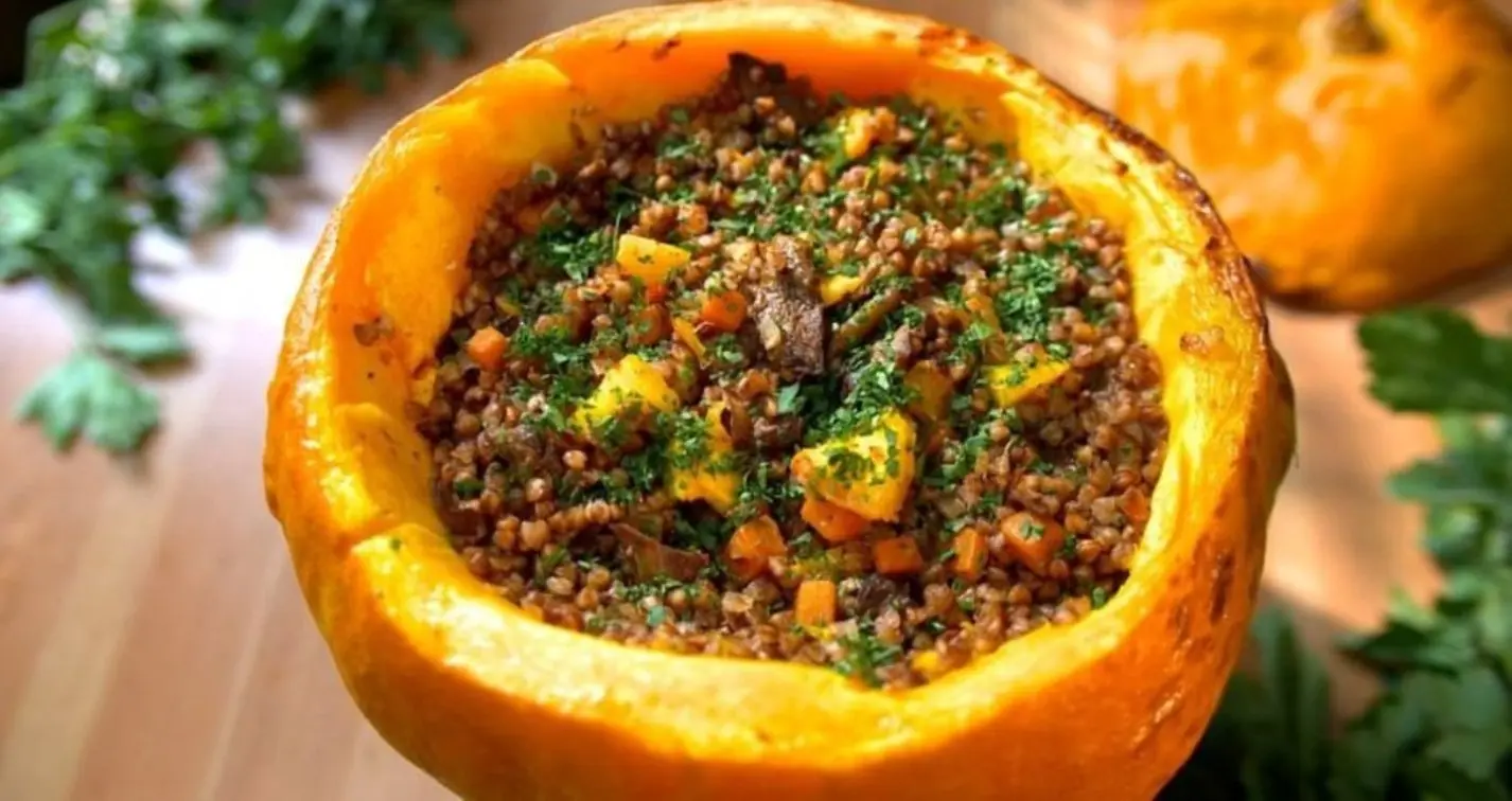 Тыква с мясом и гречкой в духовке