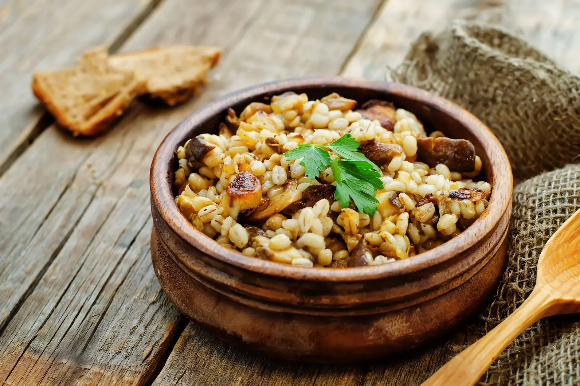 Перловка с грибами