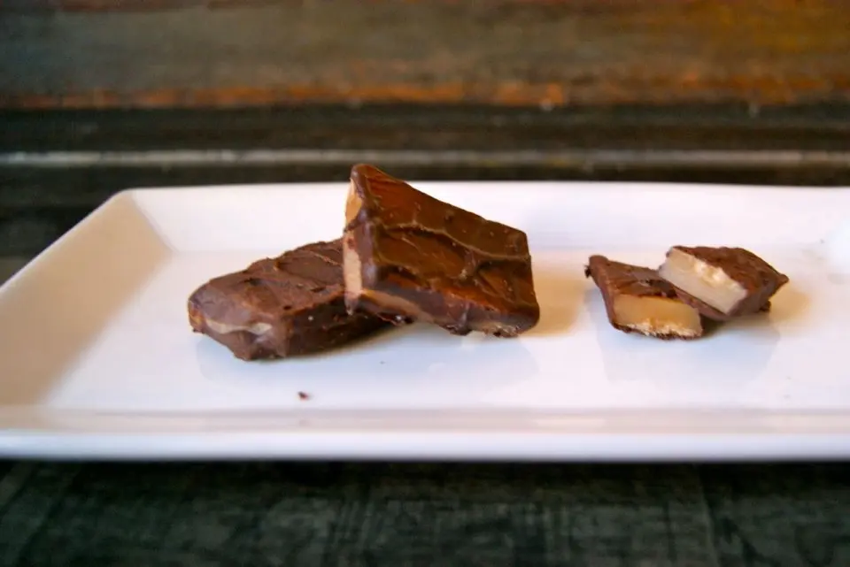 Карамельные конфеты с орехами