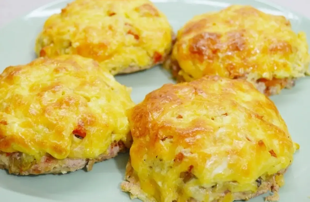 Мясные гнезда под сыром