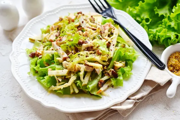 Салат с копченой курицей