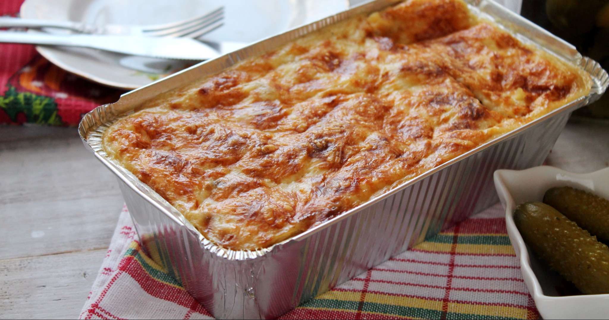 Запеканка из черствого хлеба и мяса