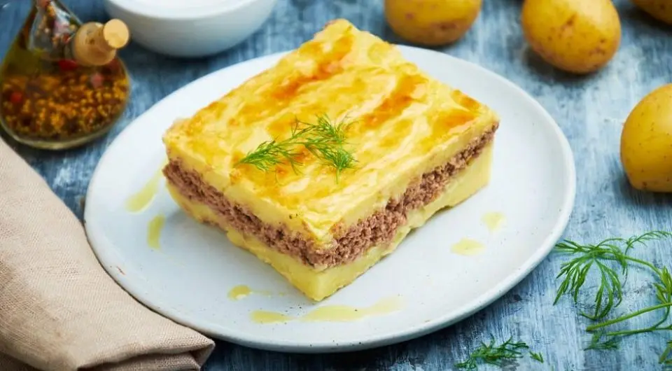 Запеканка из отварного картофеля и мяса