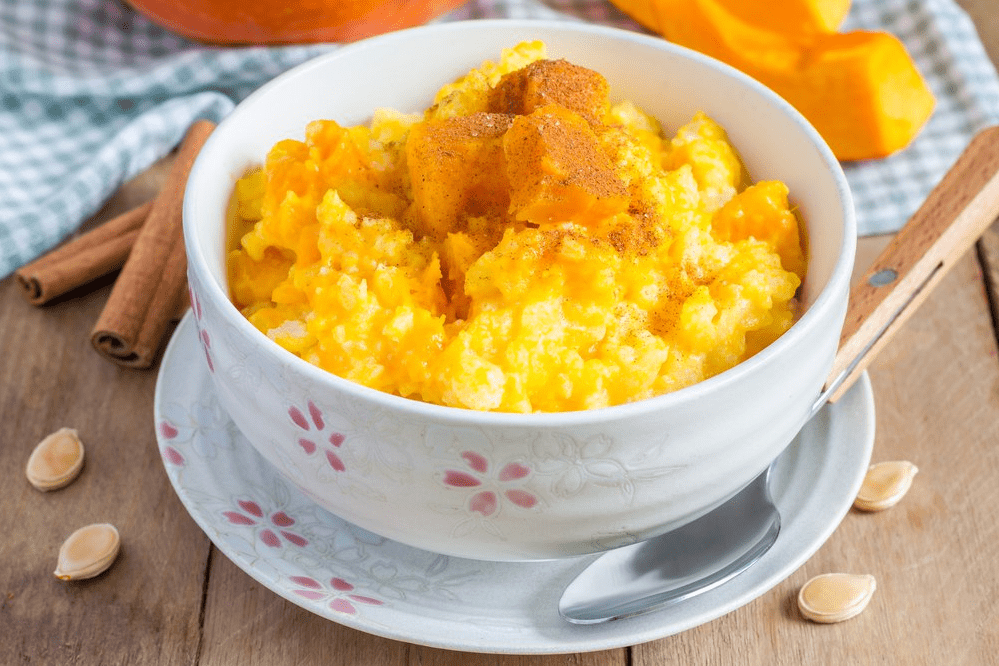 Кукурузная каша с яблоками
