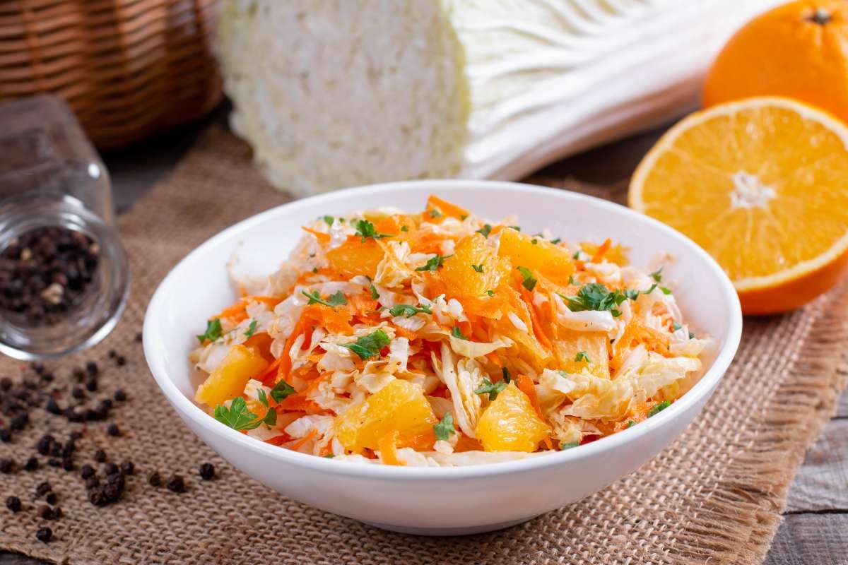 Салат из пекинской капусты с апельсинами