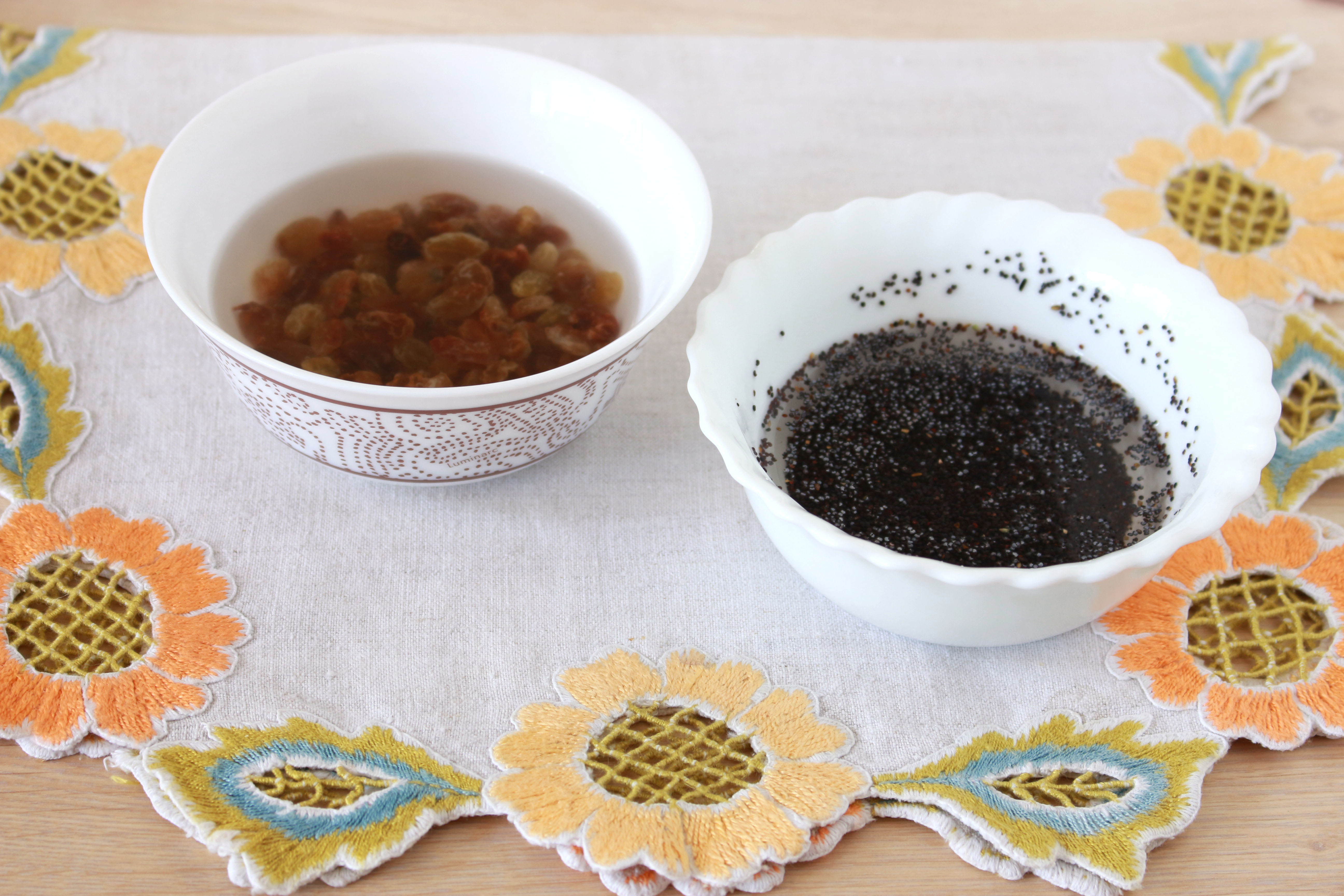 Творожная пасха с маком, корицей и изюмом