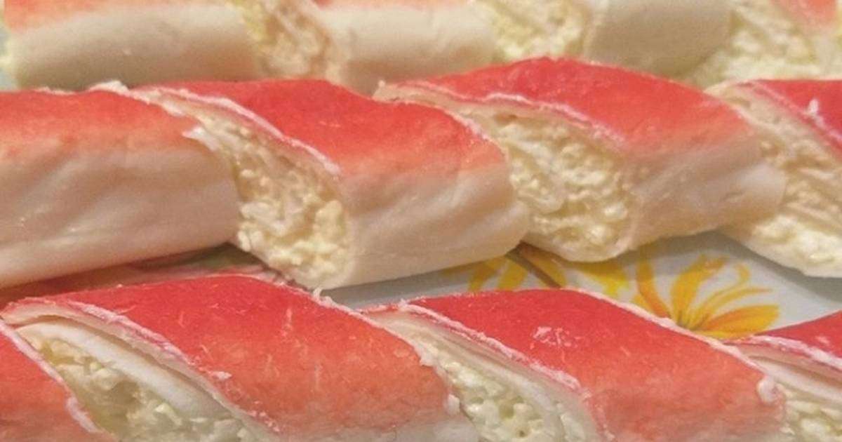 Роллы из крабовых палочек с сыром рикотта