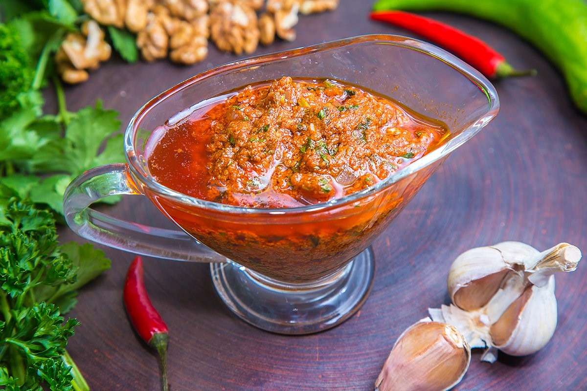 Острая аджика с орехами