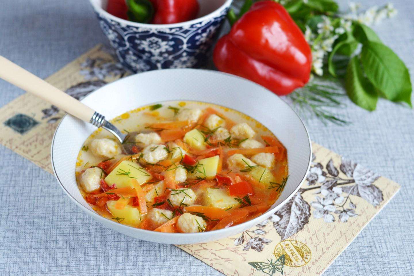 Овощной суп с сырными клецками
