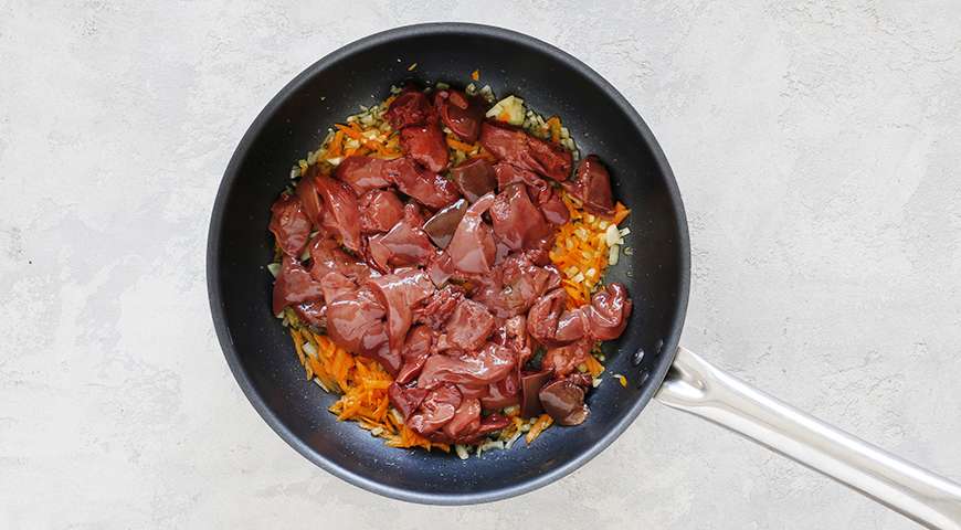 Паштет из куриной печени с морковью и луком