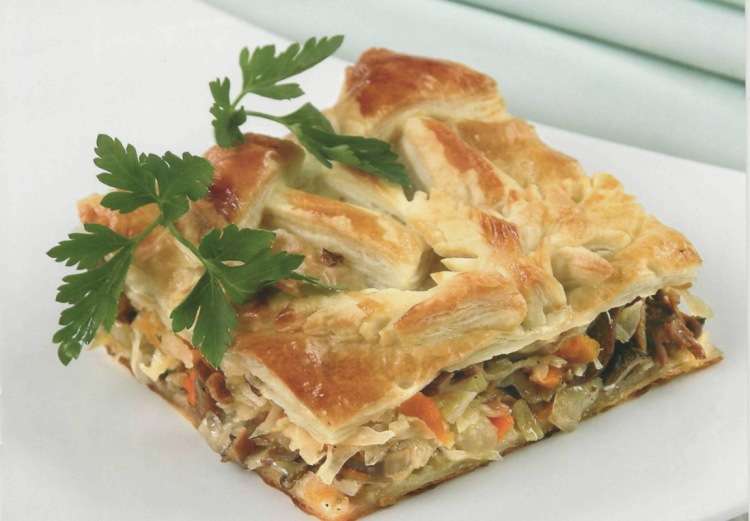 Пирог с квашеной капустой и сельдью