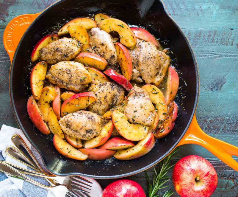 куриное филе с яблоками