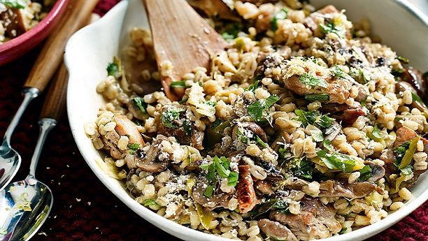 Салат из перловой крупы с курицей