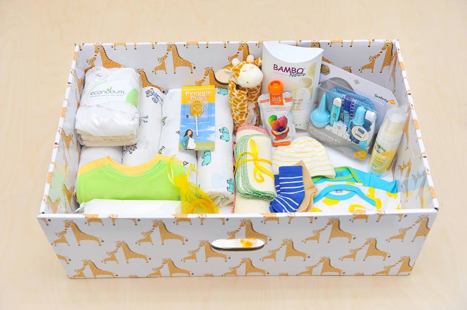 Подарочные коробочки для семей новорожденных