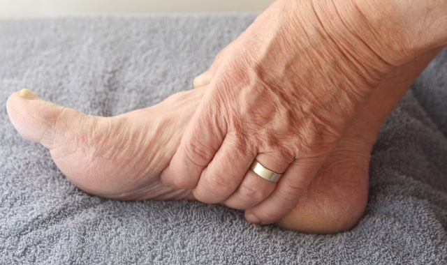 Медицинские причины отказа ног у пожилых людей