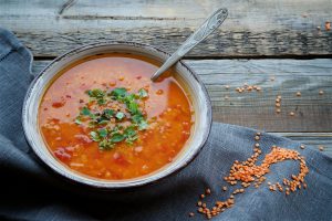 томатный суп с чечевицей