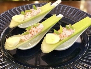 Закуска из сельдерея с икрой