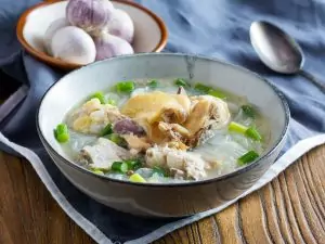 Китайский суп с фунчозой
