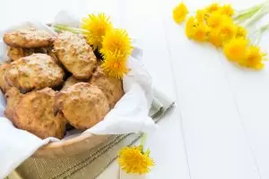 Печенье из цветков одуванчика с овсянкой