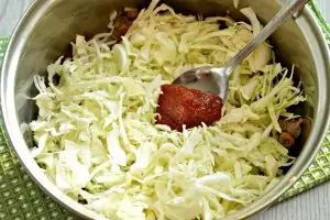 Простая солянка из капусты и моркови