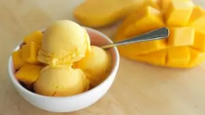 Домашнее мороженое из манго и банана без сахара