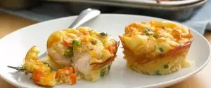 Закусочные маффины на кефире с ветчиной и овощами