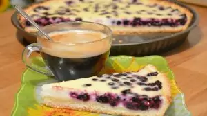 Заливной пирог с черникой