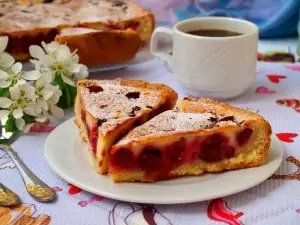 Заливной пирог с ягодами