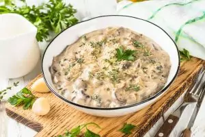 Подлива с грибами