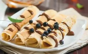 Блины из овсяной муки с шоколадным кремом