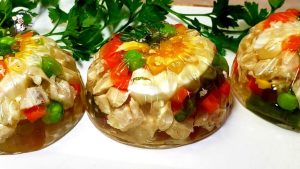 Заливная курица