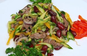 Салат с говядиной и болгарским перцем