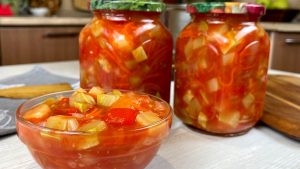 Салат из кабачков, помидоров и сельдерея