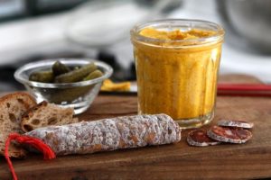 Домашняя горчица с перцем