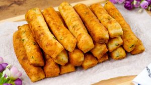 Сырные палочки с чесноком